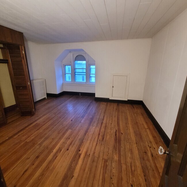 Building Photo - 1436 Monroe St