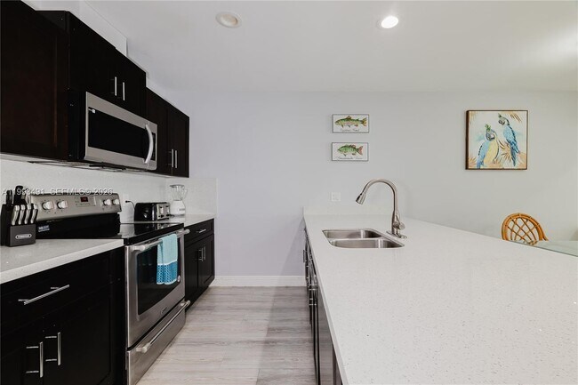 Building Photo - 11320 NW 35th Ct