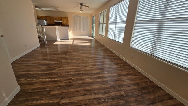 Building Photo - 2 story, 2 car garage, 4 bedroom, All appliances. move in ready home !