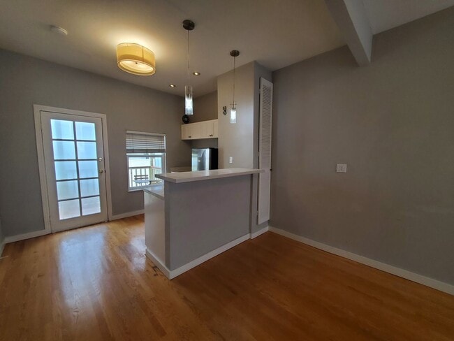 Building Photo - SOMA! 1 Bedroom in the center of it all!
