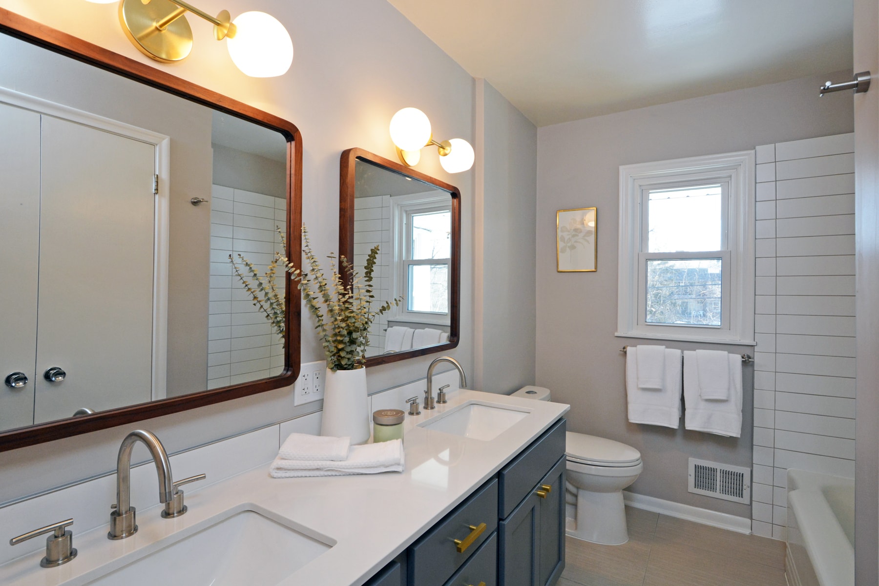 Renovated Main Bath with Double Sinks and tiled shower - 5204 Grandview Ln