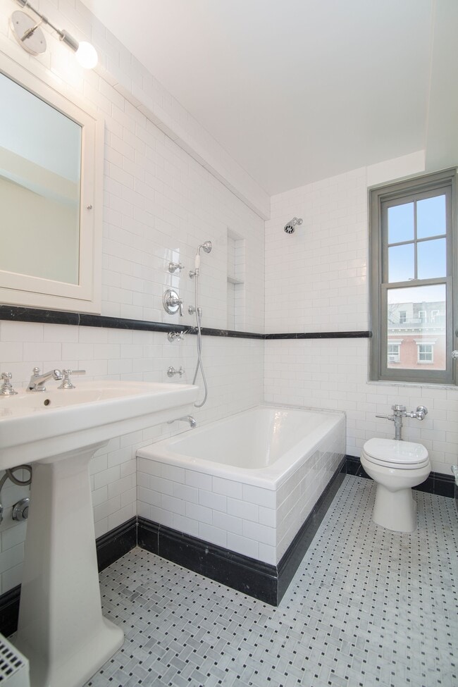 Building Photo - 299 W 12th St