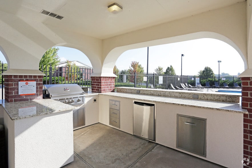 Primary Photo - Fairways at Lincoln