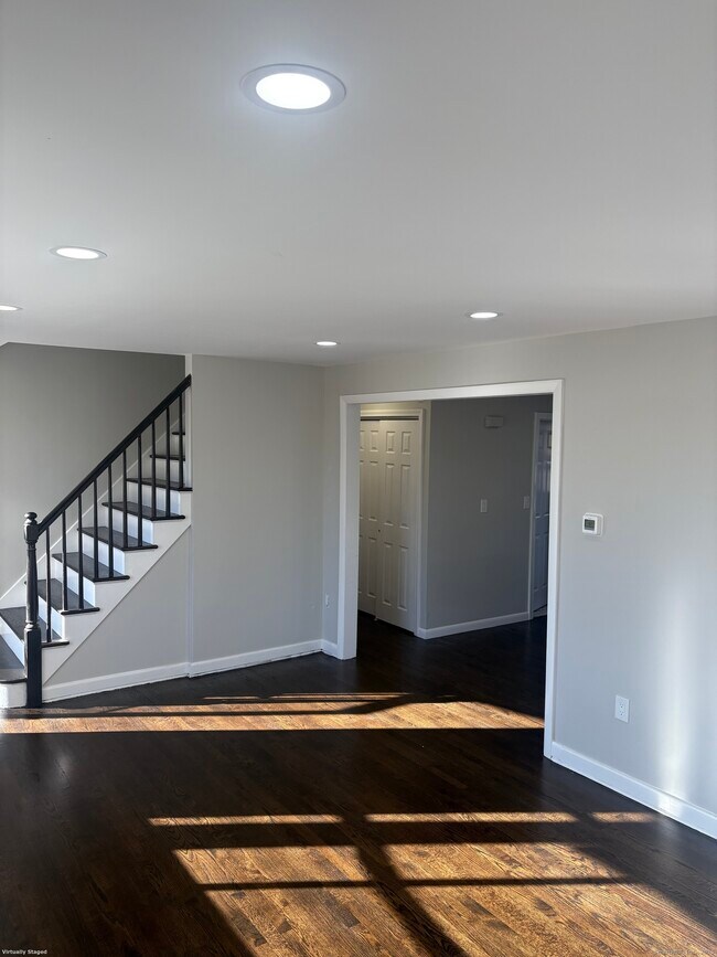 Building Photo - 19 Mill St