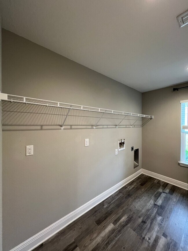 Building Photo - Executive Living
