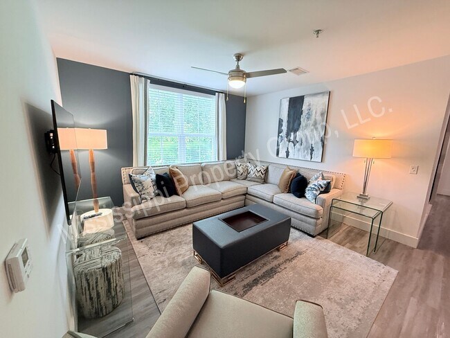 Building Photo - 3BR/3BA For Rent