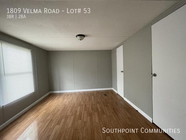 Building Photo - 1809 Velma Rd
