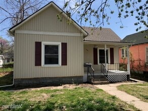 Building Photo - Oakland Gem, calling your name!