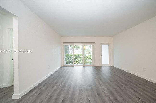 Building Photo - 9200 E Bay Harbor Dr