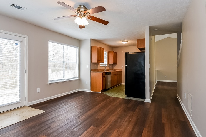 Building Photo - 6239 Leverett Dr