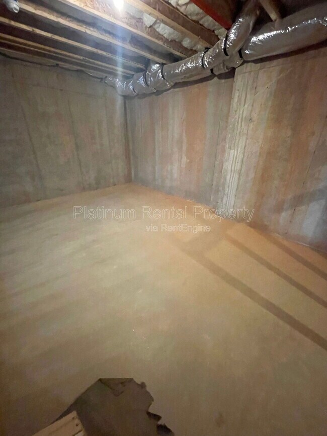 Building Photo - 8225 Crooked Crk Dr