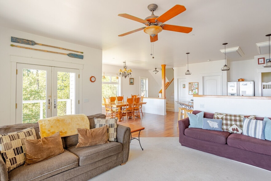 Building Photo - 22095 Lee Dr