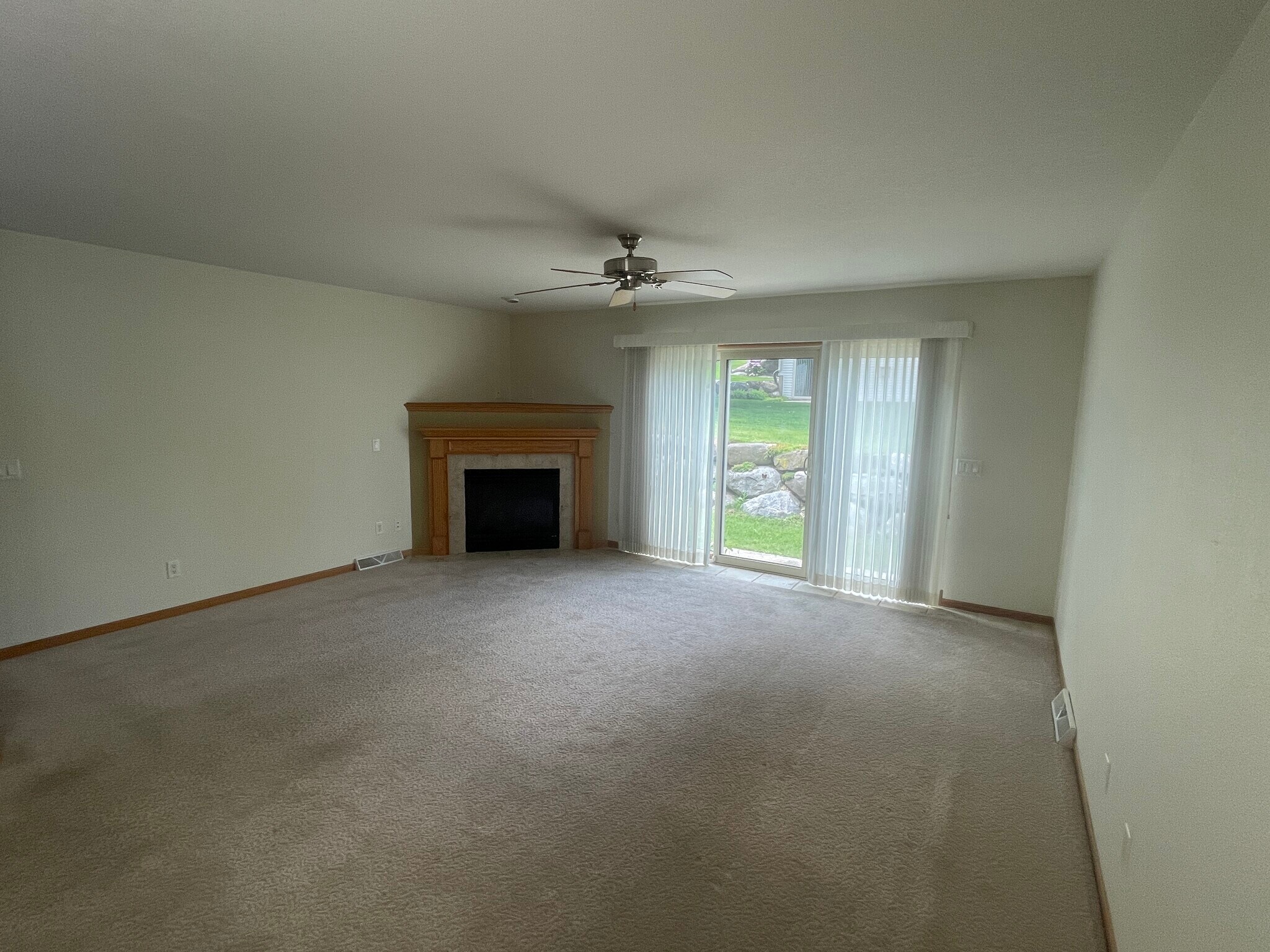 Nice sized living room w/ Gas Fireplace - 2916 Kentville Dr