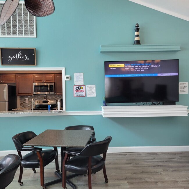 Building Photo - Seasonal/short term 2/2 ground floor condo...