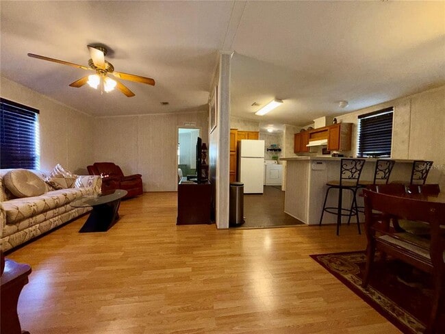 Building Photo - 10942 Poplar St NE