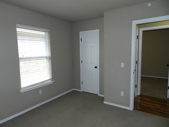 Building Photo - 4827 Southwest Waterstone Place