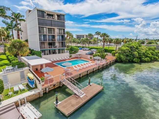 Building Photo - 225 S Beach Rd