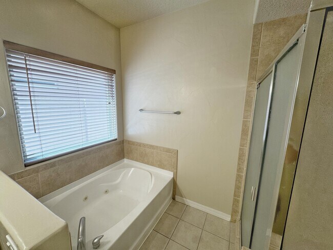 Building Photo - 4319 Summer Hill Ln NW