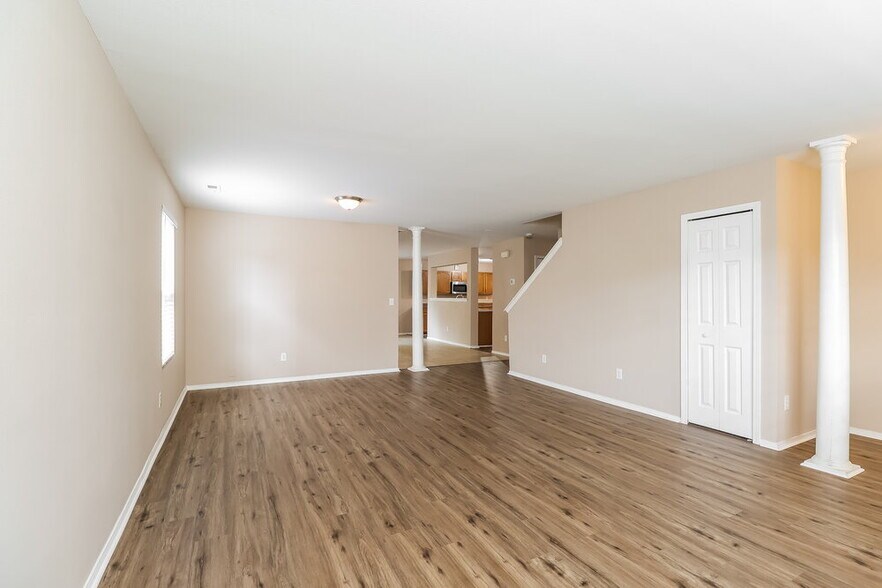 Building Photo - 11009 Dry Stone Dr