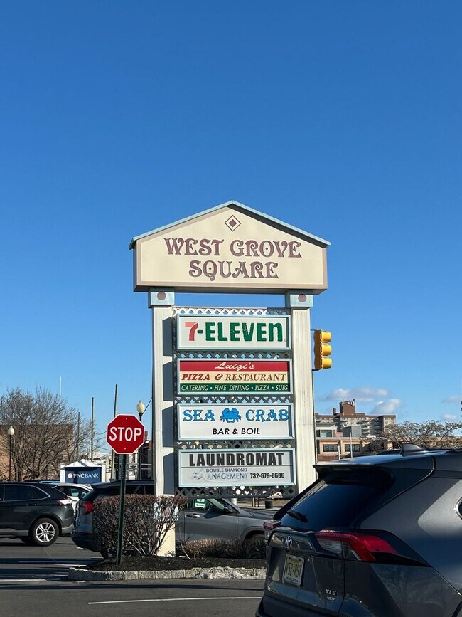 Building Photo - Lovely 4 Bedroom Single Family House in Neptune!