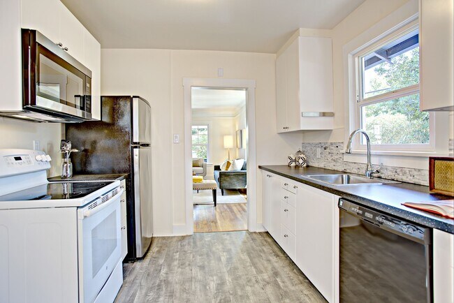 Building Photo - 6029 SE 48th Ave