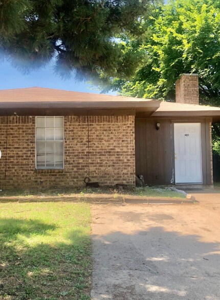 Primary Photo - 1716 Patricia St