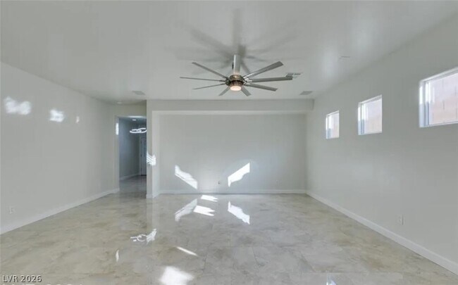 Building Photo - 2659 Lochleven Way