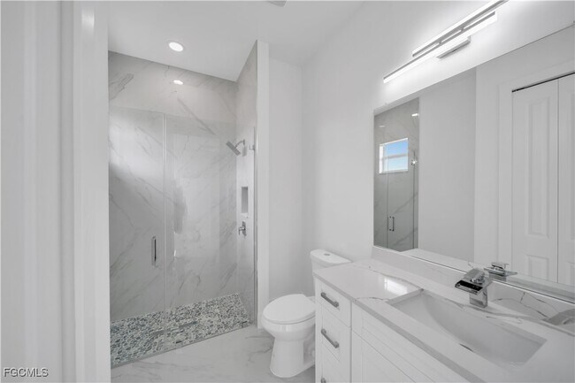 Building Photo - 1155 Countess Ave