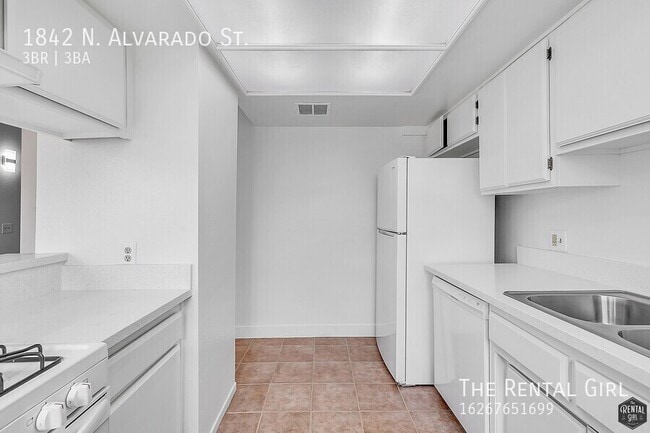 Building Photo - 1842 N Alvarado St