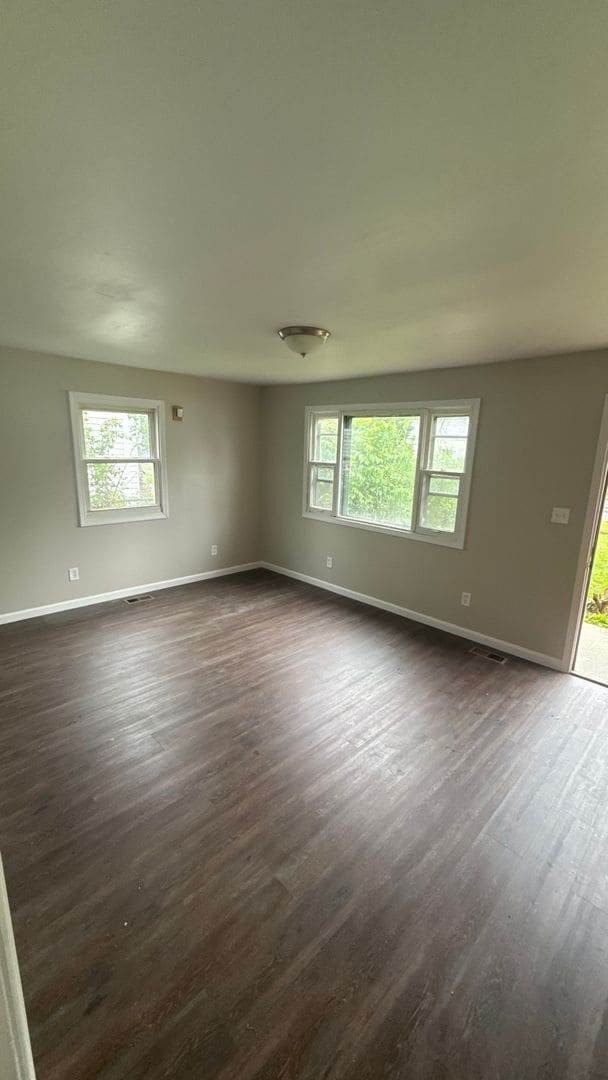Building Photo - Single family