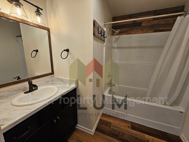 Building Photo - 522 Diane Ln