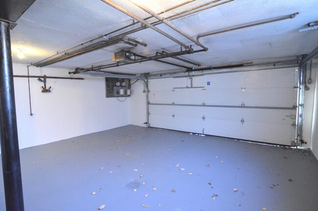 Building Photo - 27 Sunnymede Dr