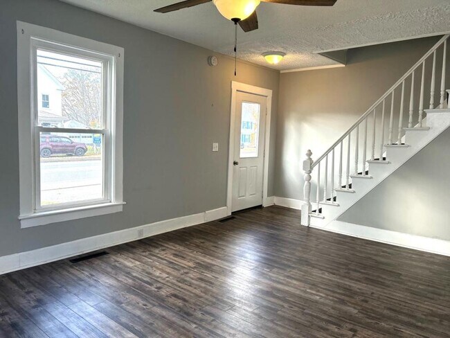 Building Photo - 636 Lisbon St