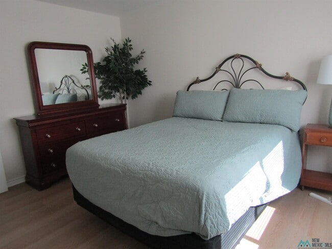 Building Photo - 903 S 10th St