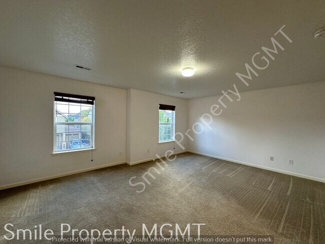 Building Photo - A beautiful 2-story single house in Clackamas.