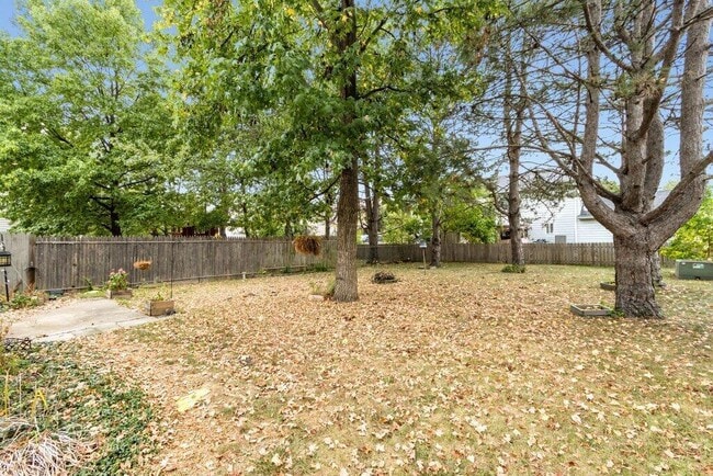 Building Photo - 1690 Watertower Dr