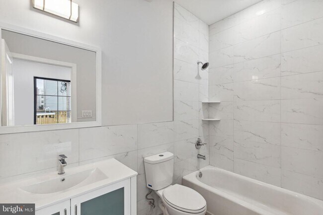 Building Photo - 1840 N Gratz St