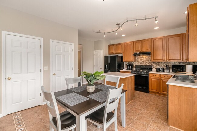 Building Photo - 2485 Red Hawk Ridge Ct
