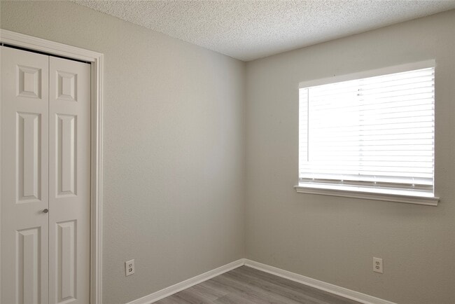 Building Photo - 3418 Green Fields Dr