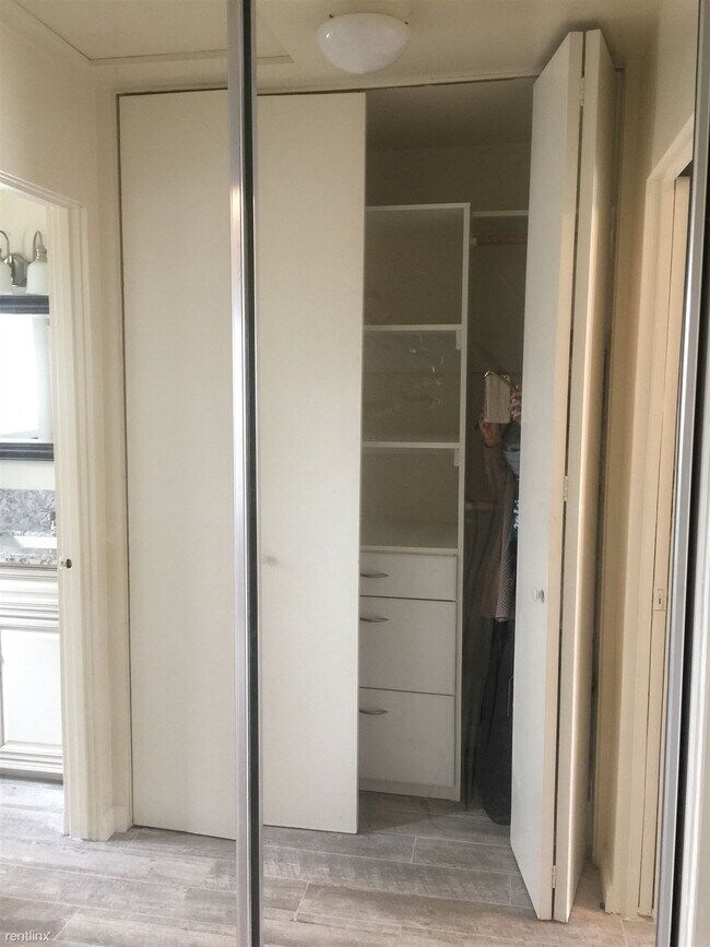 Building Photo - Studio, 1 bath House - 16845 S. Pacific