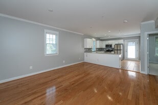 Building Photo - Malvern Manor Apartments