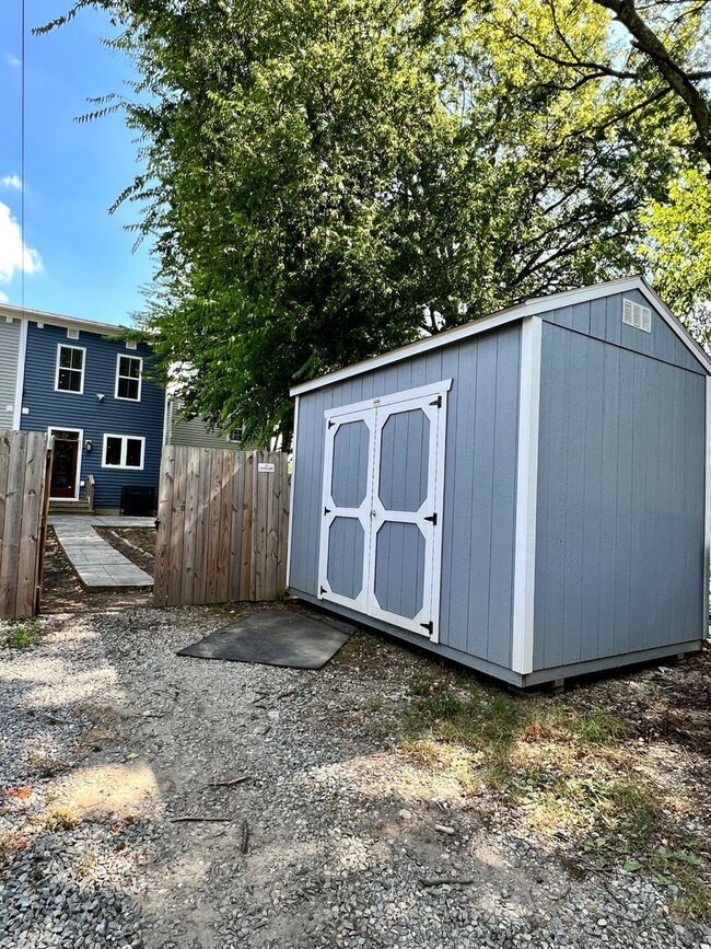 Building Photo - 1228 N 31st St