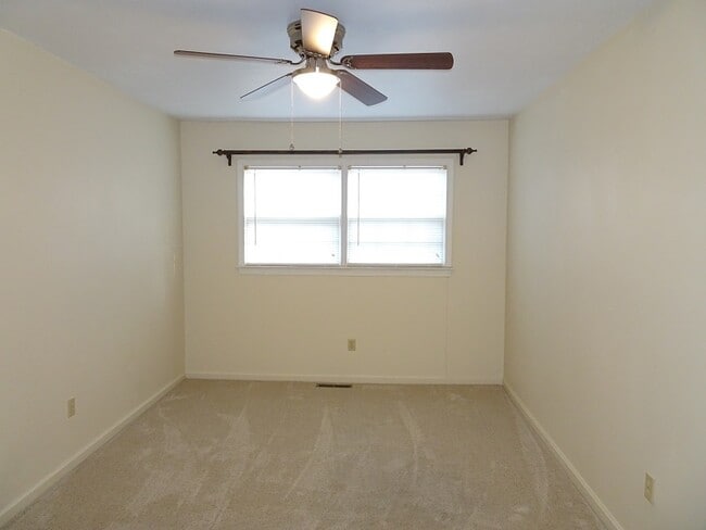 Building Photo - 399 Circuit Ln