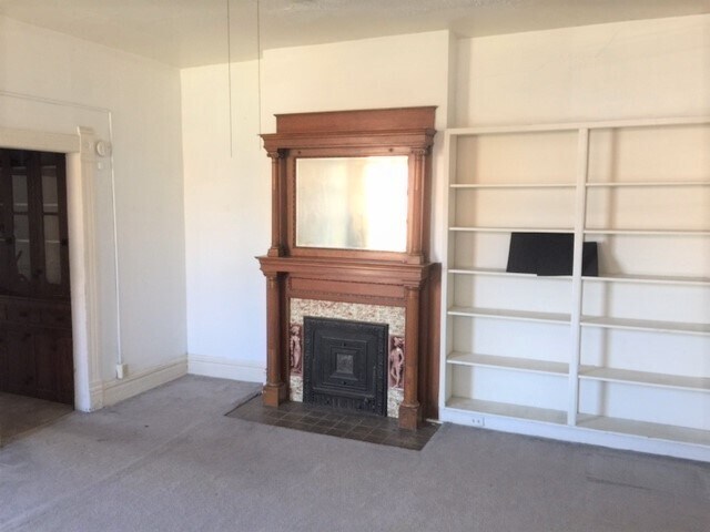 Interior Photo - 209 N Coler Ave