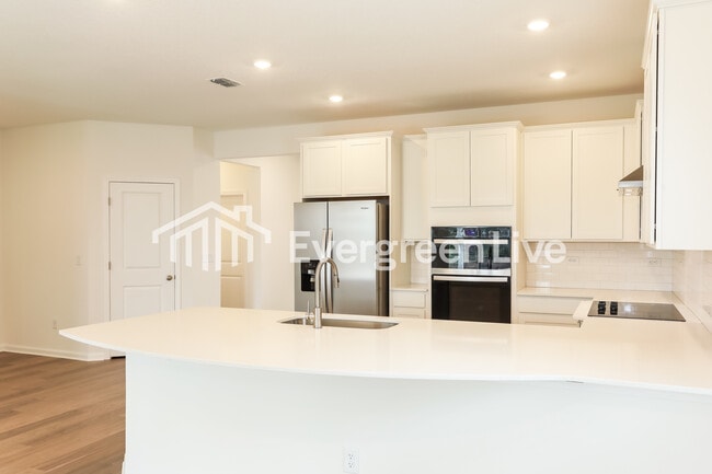 Building Photo - 3440 Americana Dr