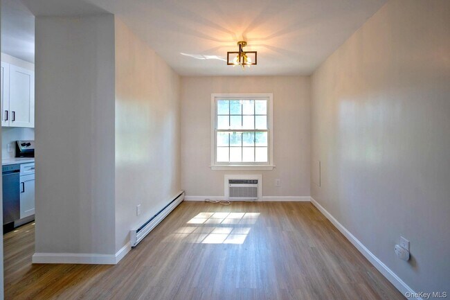 Building Photo - 167 NY-23