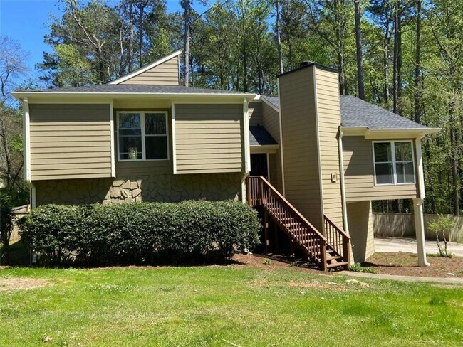 Building Photo - 2218 Woodfern Dr