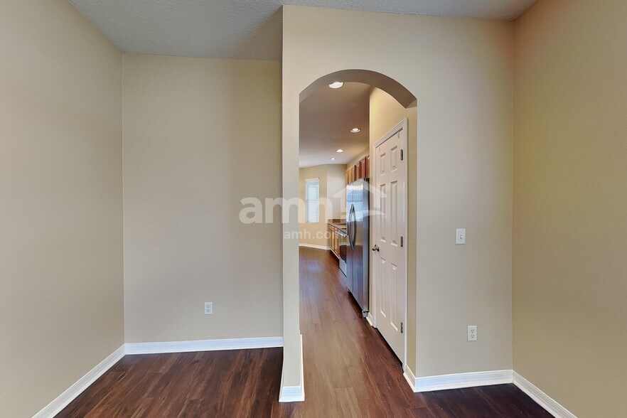 Building Photo - 3124 Shady Lily Ln