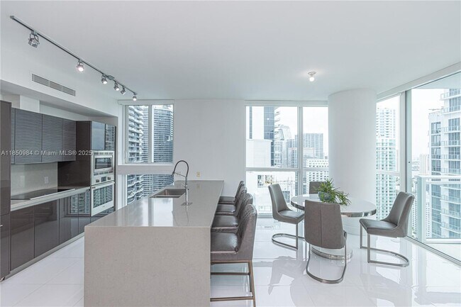 Building Photo - 1080 Brickell Ave