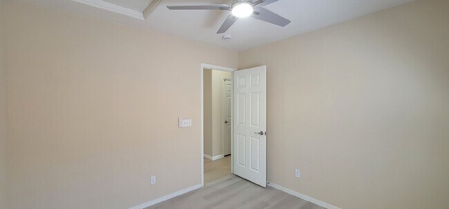 Building Photo - 9013 Crooked Shell Ave